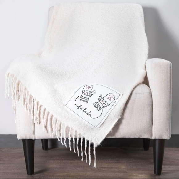 NWT RAE DUNN FAUX MOHAIR THROW BLANKET PATCH WINTER MITTENS CHRISTMAS FA LA LA - Picture 5 of 8